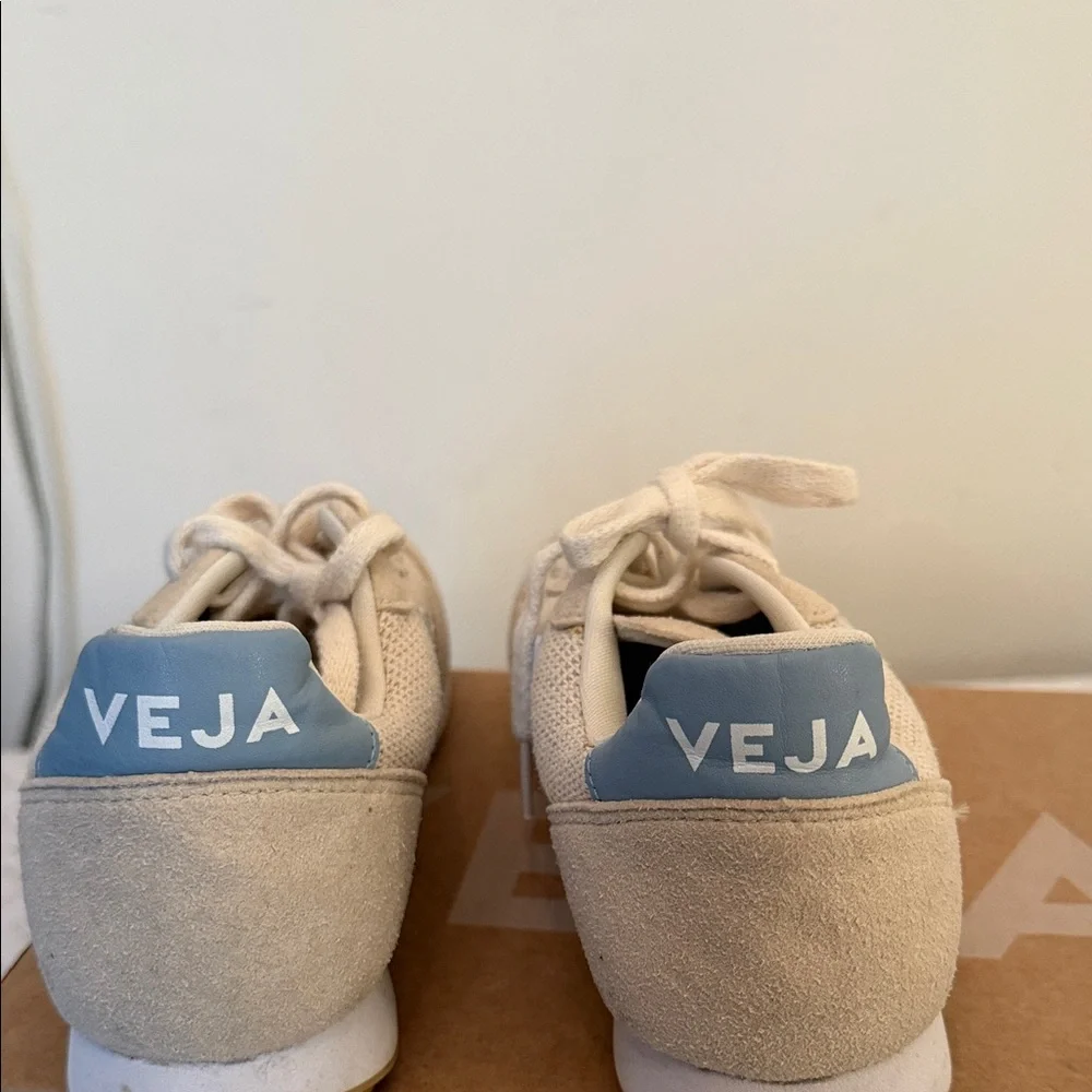 Veja Women's SDU J-Mesh Sneakers - Picture 4 of 8